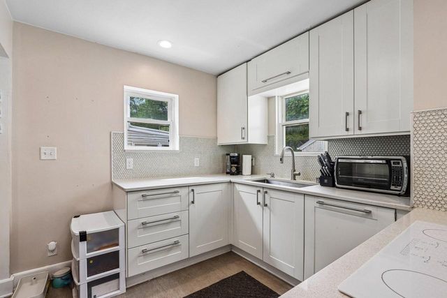 4773 N Diversey BOULEVARD, Whitefish Bay, WI 53211