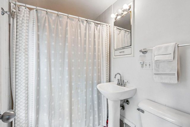 4773 N Diversey BOULEVARD, Whitefish Bay, WI 53211