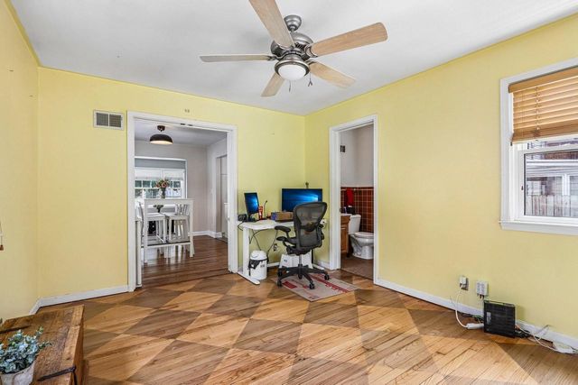 4773 N Diversey BOULEVARD, Whitefish Bay, WI 53211