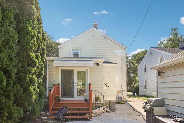 4773 N Diversey BOULEVARD, Whitefish Bay, WI 53211