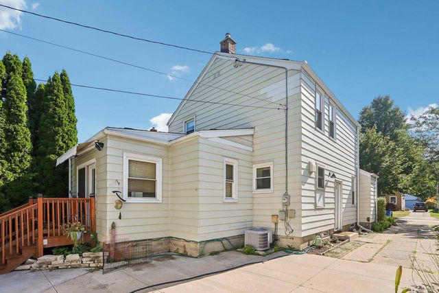 4773 N Diversey BOULEVARD, Whitefish Bay, WI 53211
