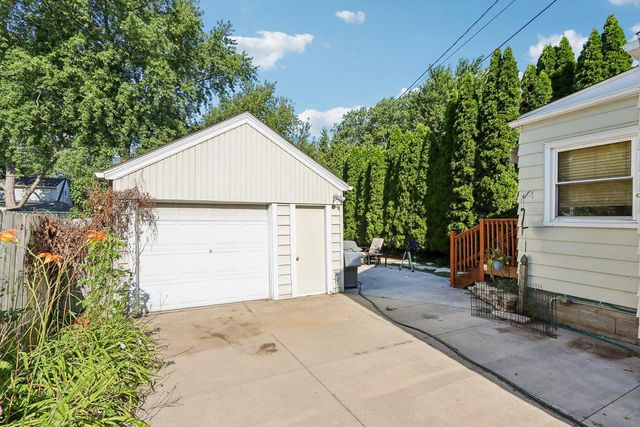 4773 N Diversey BOULEVARD, Whitefish Bay, WI 53211