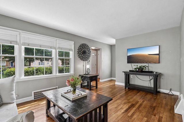 4773 N Diversey BOULEVARD, Whitefish Bay, WI 53211