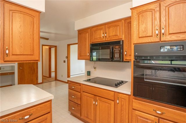 6501 Ravenna Avenue, Louisville, OH 44641