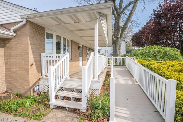 6501 Ravenna Avenue, Louisville, OH 44641