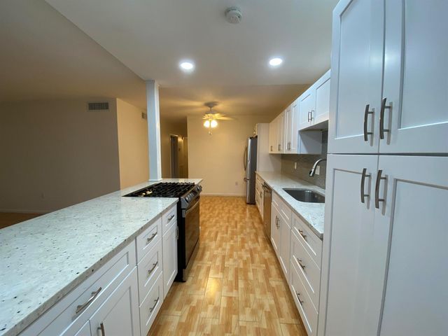 250 SW 7TH Street 13, Boca Raton, FL 33432
