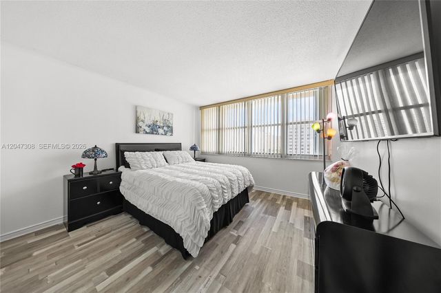 1825 S Ocean Drive 914, Hallandale Beach, FL 33009