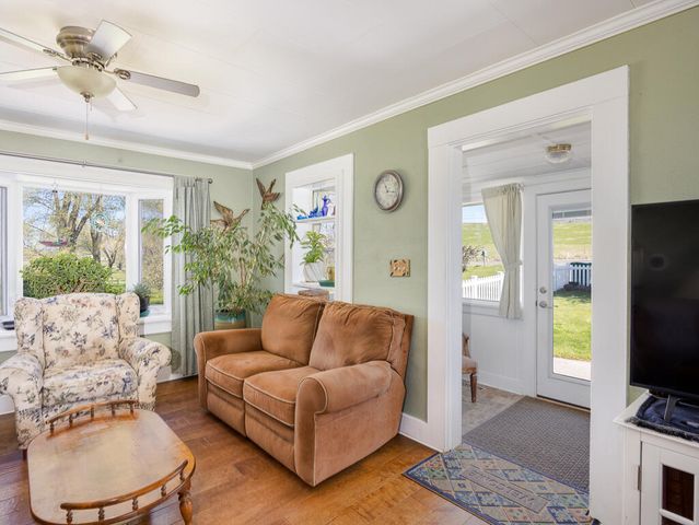 4650 Lower Klamath Lake Road, Klamath Falls, OR 97603