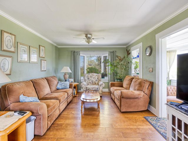 4650 Lower Klamath Lake Road, Klamath Falls, OR 97603