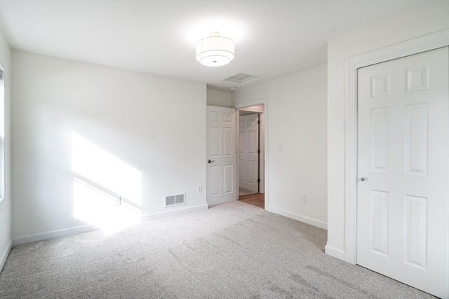 805 N Oakwood AVENUE, Oconomowoc, WI 53066