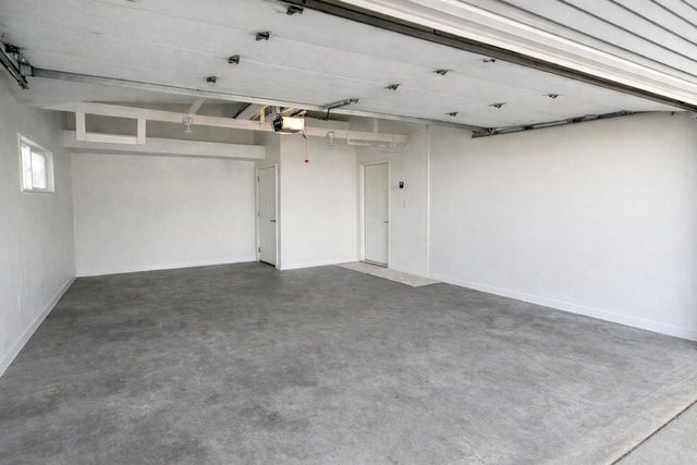 805 N Oakwood AVENUE, Oconomowoc, WI 53066