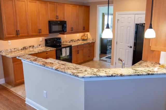 6 BARBADOS CT, Hamilton, NJ 08691