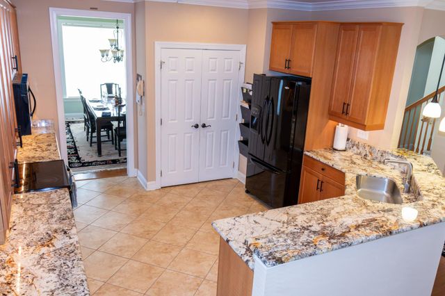 6 BARBADOS CT, Hamilton, NJ 08691