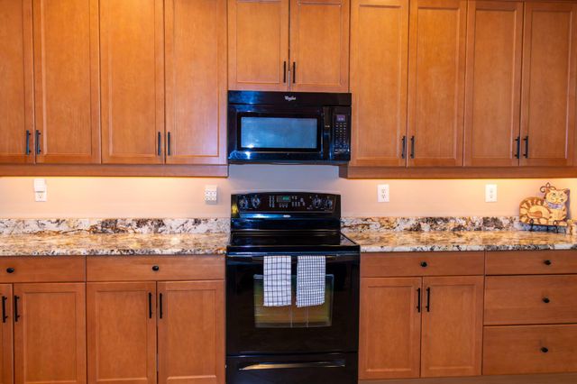 6 BARBADOS CT, Hamilton, NJ 08691