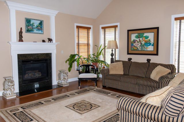 6 BARBADOS CT, Hamilton, NJ 08691