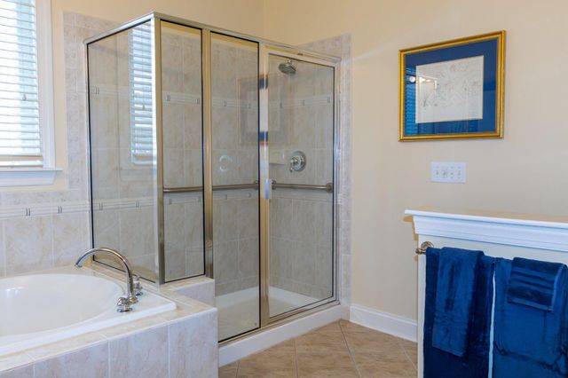 6 BARBADOS CT, Hamilton, NJ 08691