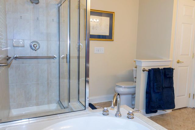 6 BARBADOS CT, Hamilton, NJ 08691