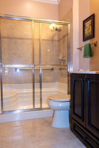 6 BARBADOS CT, Hamilton, NJ 08691