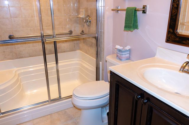 6 BARBADOS CT, Hamilton, NJ 08691