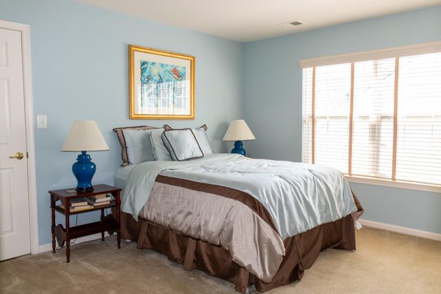 6 BARBADOS CT, Hamilton, NJ 08691