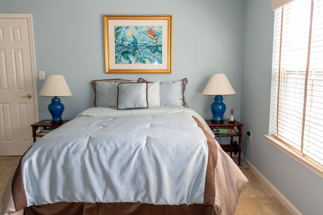 6 BARBADOS CT, Hamilton, NJ 08691