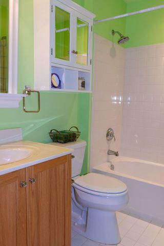 6 BARBADOS CT, Hamilton, NJ 08691