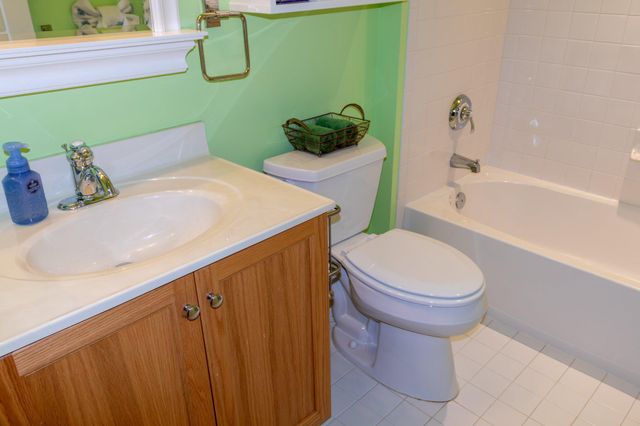 6 BARBADOS CT, Hamilton, NJ 08691