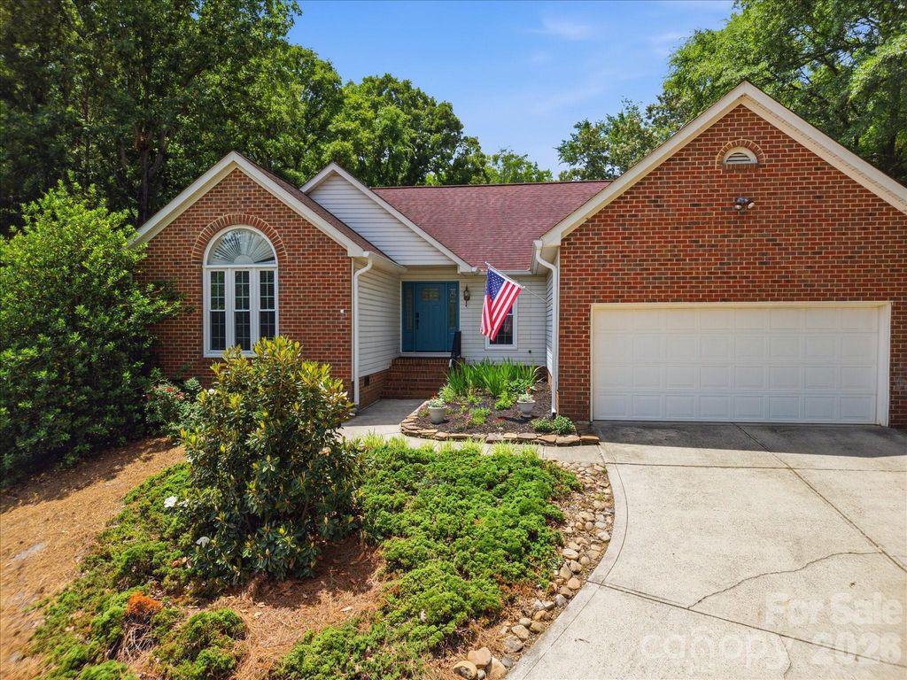 10314 Rougemont Lane, Charlotte, NC 28277