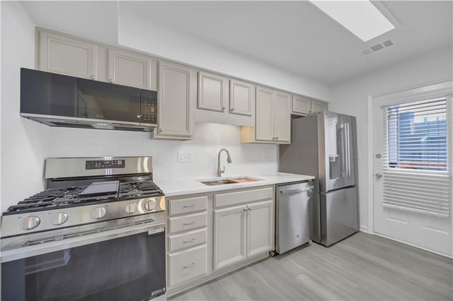 330 Quail Run, Roswell, GA 30076