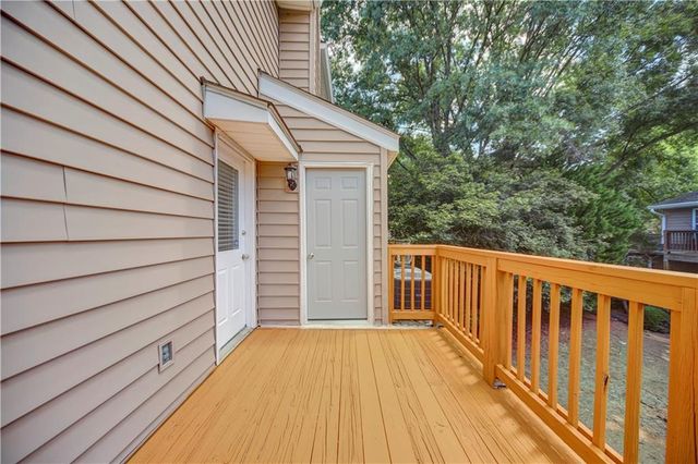 330 Quail Run, Roswell, GA 30076