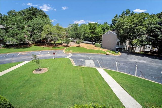 330 Quail Run, Roswell, GA 30076