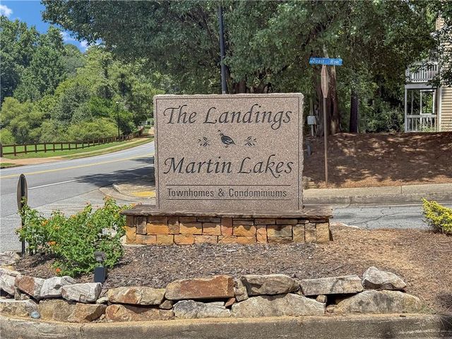 330 Quail Run, Roswell, GA 30076