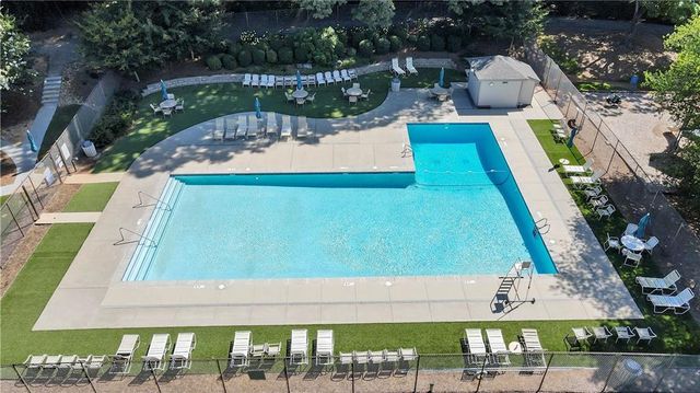 330 Quail Run, Roswell, GA 30076