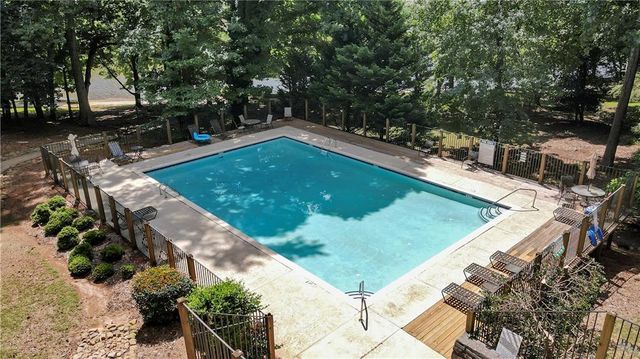 330 Quail Run, Roswell, GA 30076
