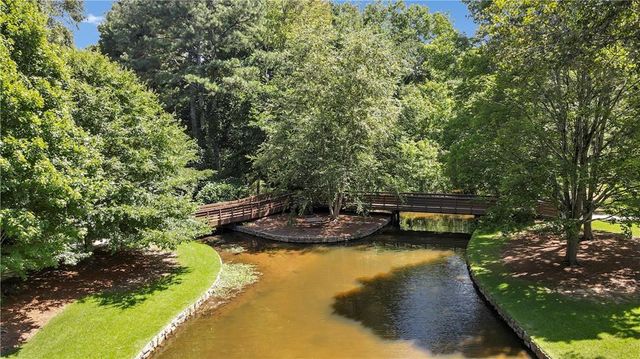 330 Quail Run, Roswell, GA 30076