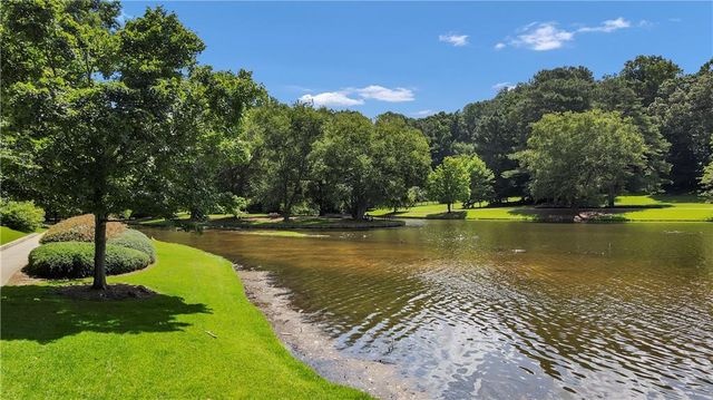330 Quail Run, Roswell, GA 30076