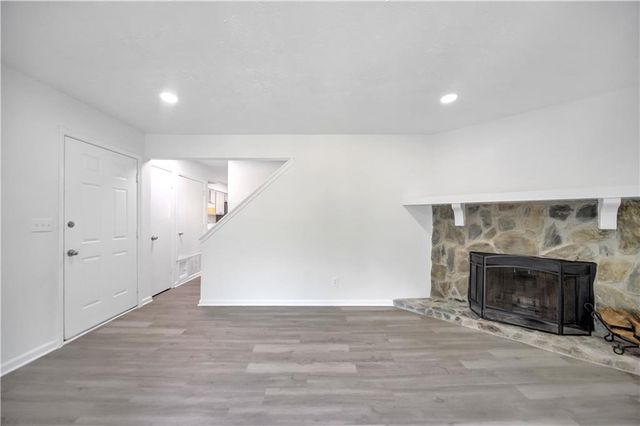 330 Quail Run, Roswell, GA 30076