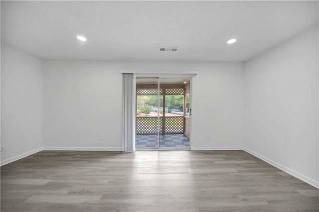 330 Quail Run, Roswell, GA 30076