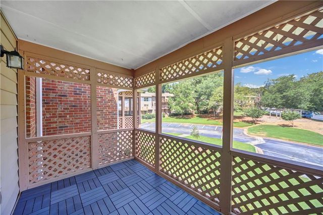 330 Quail Run, Roswell, GA 30076