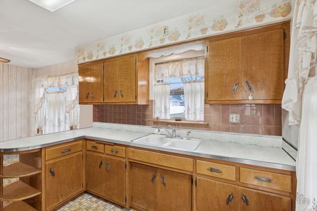 16645 Cottage Grove Avenue, South Holland, IL 60473