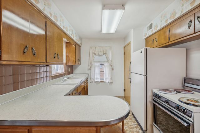 16645 Cottage Grove Avenue, South Holland, IL 60473