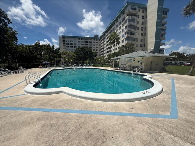 4200 Hillcrest Dr 206, Hollywood, FL 33021