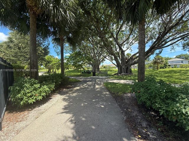 4200 Hillcrest Dr 206, Hollywood, FL 33021