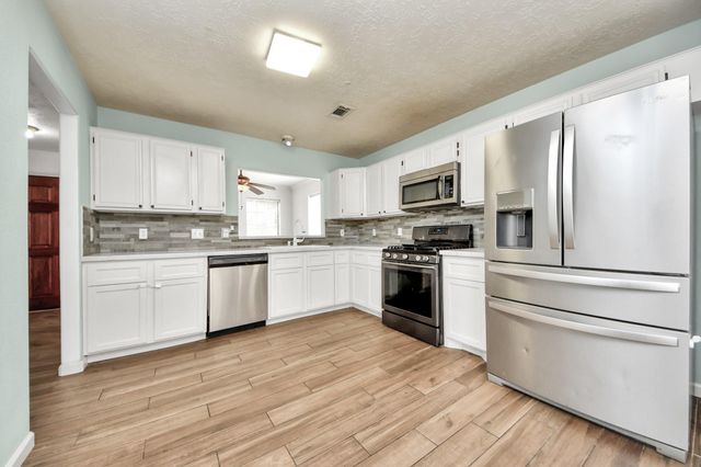 2904 Piccadilly Circus Street, Pearland, TX 77581