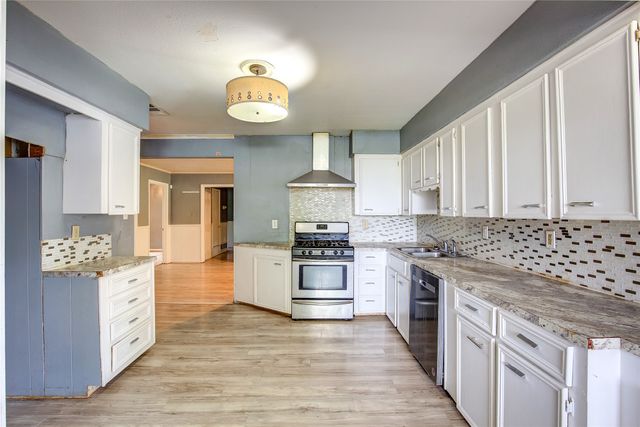 201 Brookhaven Terrace, Commerce, TX 75428