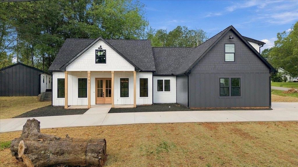 201 Maple Street, Lyman, SC 29365