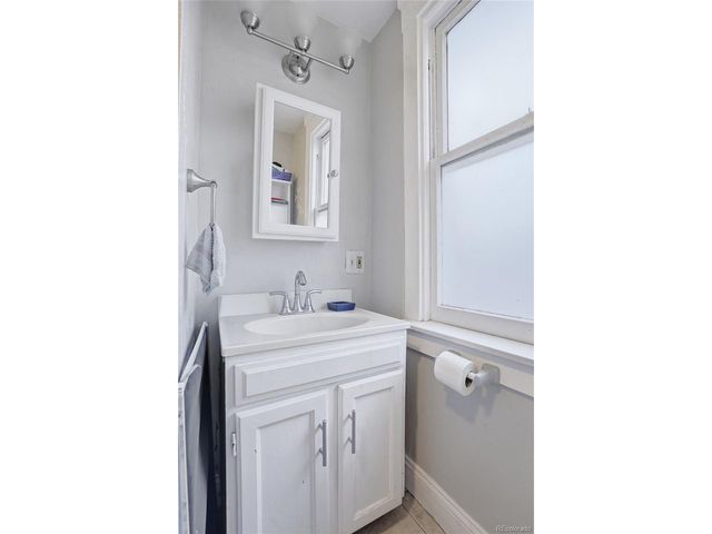 1225 N Clarkson St, Denver, CO 80218