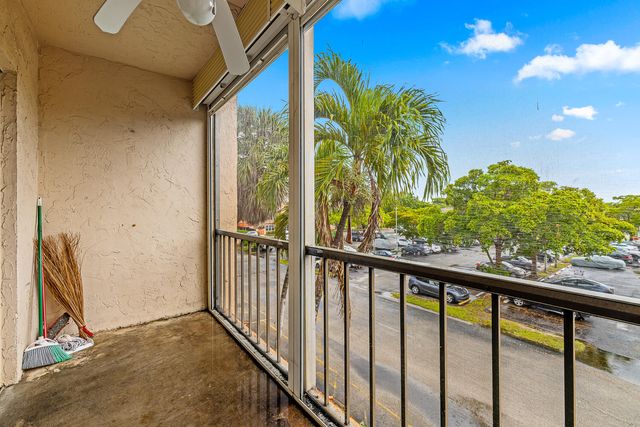 8260 SW 24th Street 6310, North Lauderdale, FL 33068