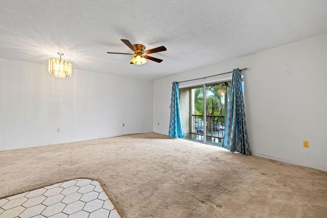 8260 SW 24th Street 6310, North Lauderdale, FL 33068