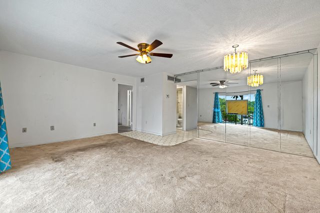 8260 SW 24th Street 6310, North Lauderdale, FL 33068